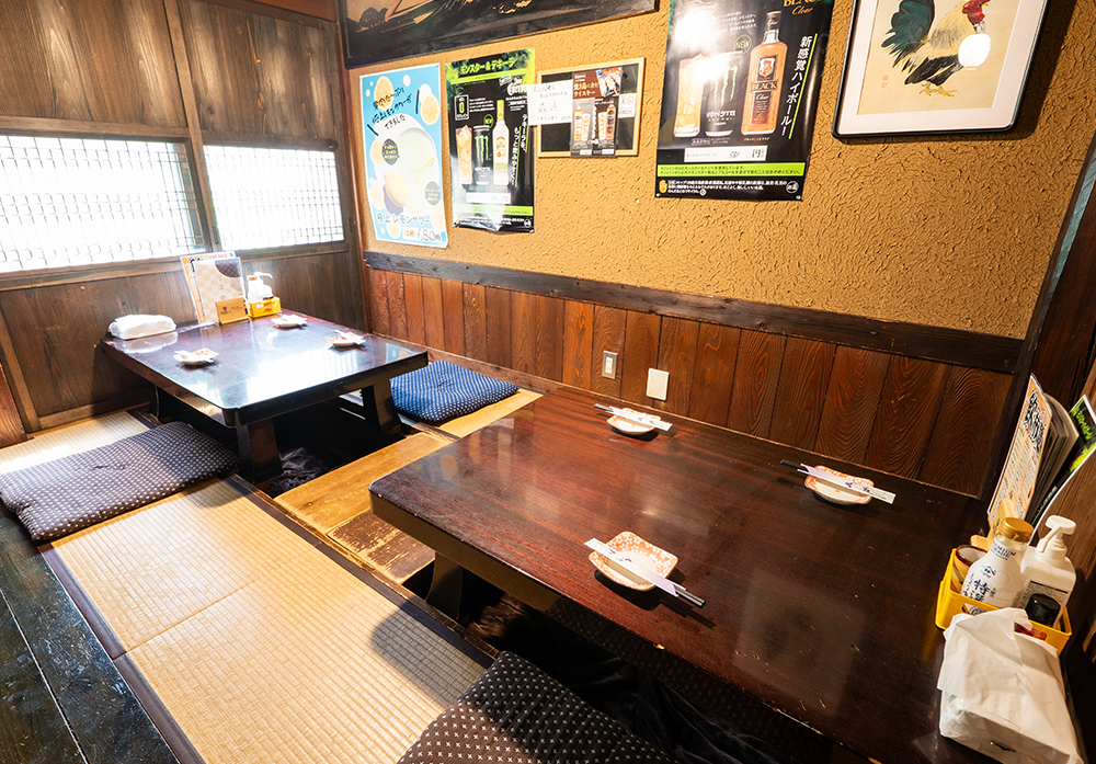 和の温もり感じるアットホームな店内
